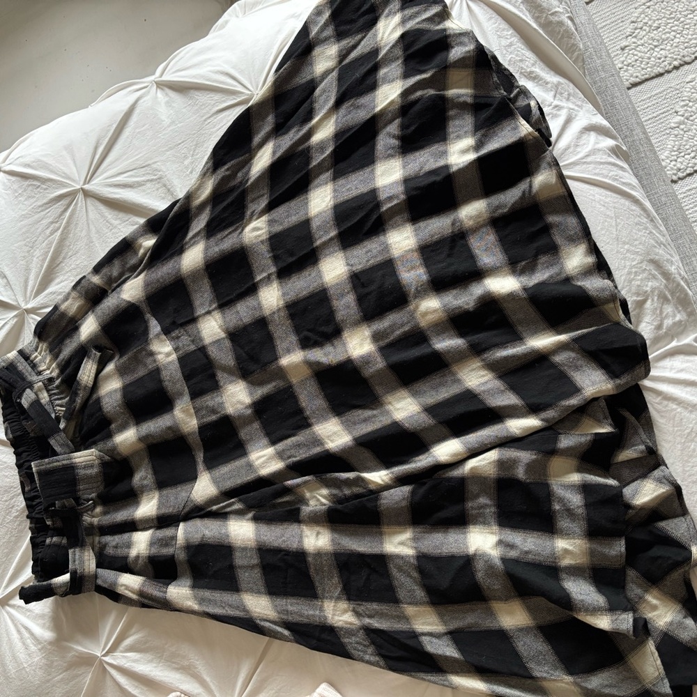 Plaid Black and Cream Skirt